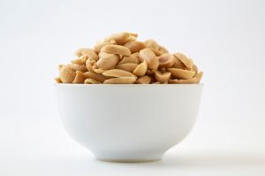 roasted-peanuts-salt-bowl_41471-8342